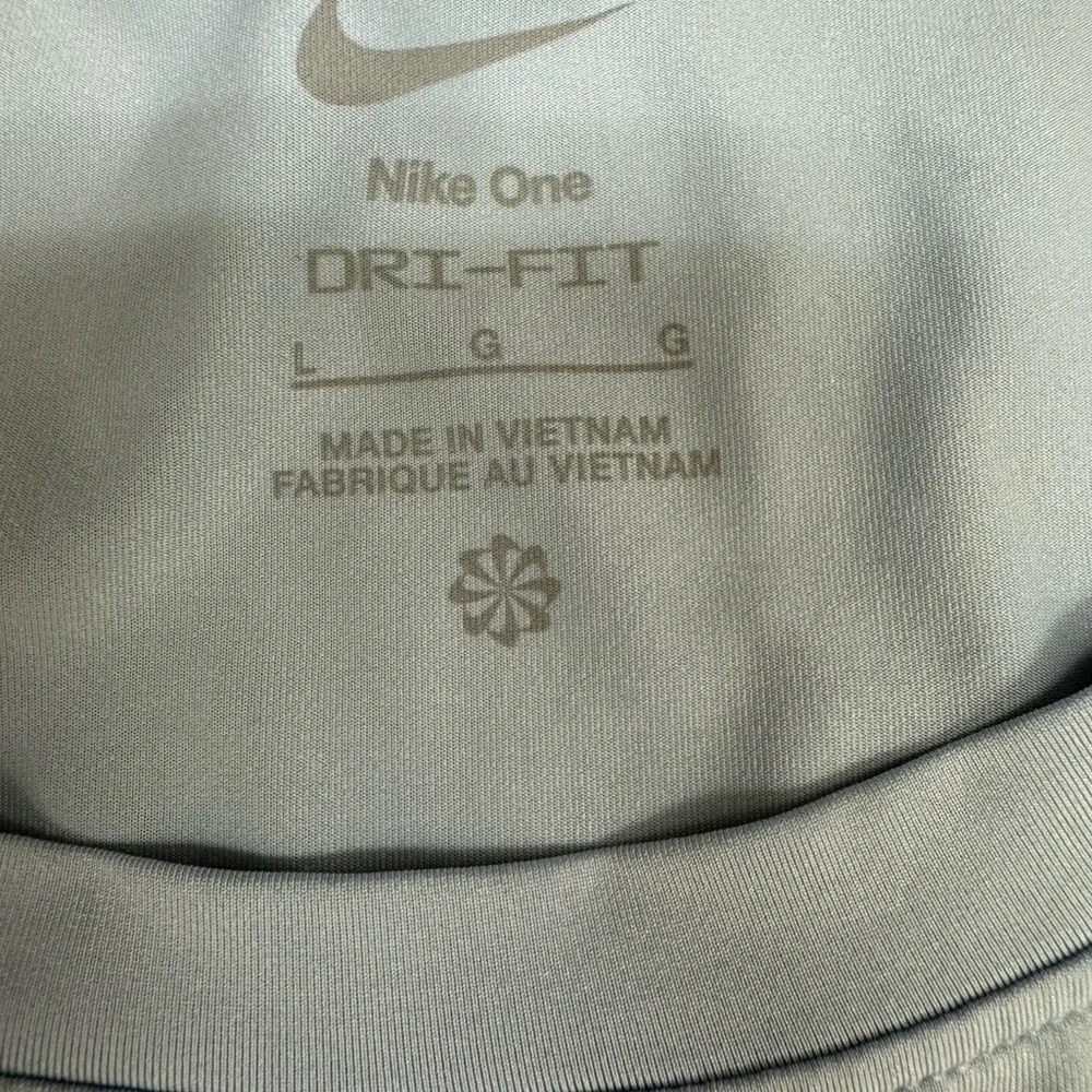 Nike Women's Sky Blue Tank Top Size Large